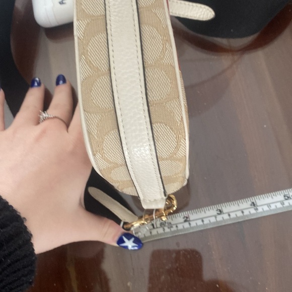 Coach Dempsey camera bag - Picture 6 of 7